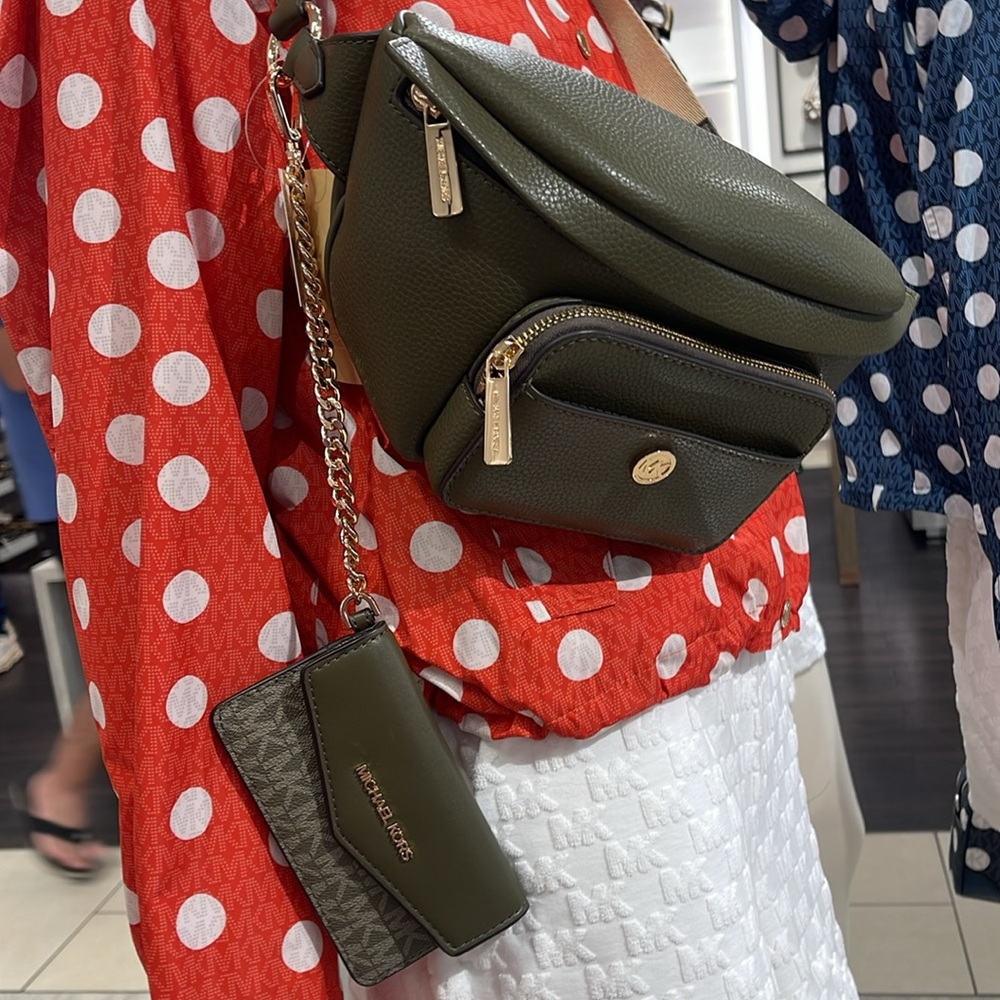 Michael Kors Maisie Lg Leather 2-in-1 Sling Waist Fanny Packs Crossbody NWT
… - Picture 14 of 16
